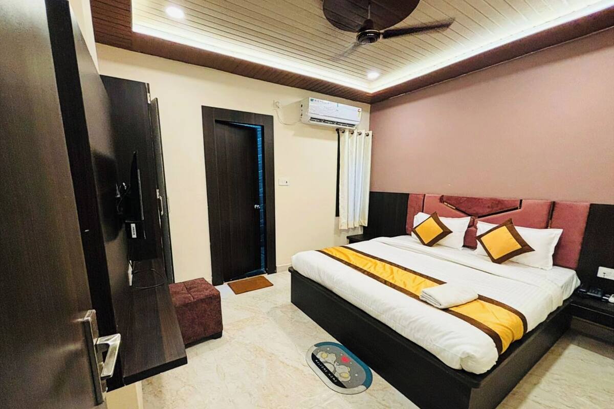 Hypo-allergenic bedding, soundproofing, free WiFi
