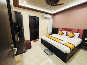 Hypo-allergenic bedding, soundproofing, free WiFi