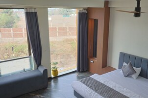 Habitación superior | Sábanas de algodón egipcio, ropa de cama de alta calidad, escritorio