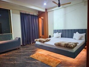 Superior Room | Egyptian cotton sheets, premium bedding, desk, laptop workspace - Hotel Maharana Inn  (Sehore)