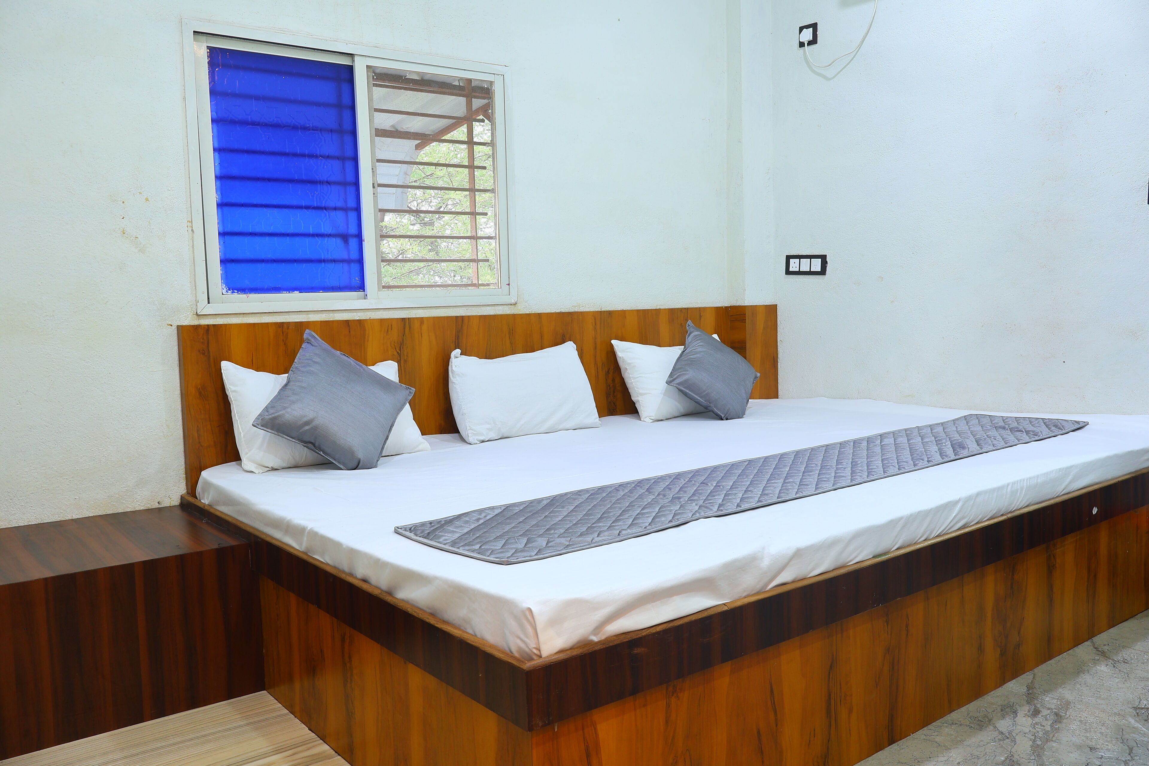 Chambre familiale | Draps en coton égyptien, literie de qualité, bureau