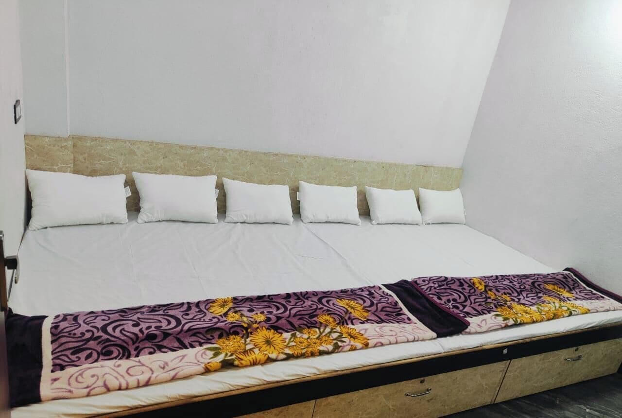 ملاءات من القطن المصري وأغطية فراش متميزة ومكتب