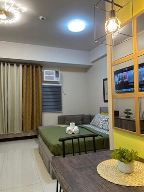 1 habitación, tabla de planchar con plancha, wifi y ropa de cama
