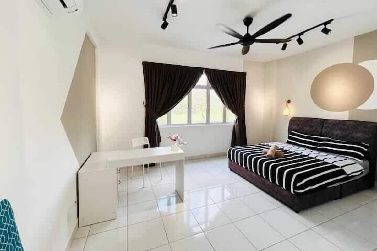 Basic Apartment | Iron/ironing board, free WiFi