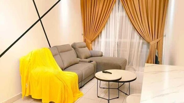 Basic Apartment | Living area