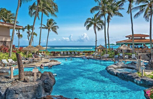 𝐅𝐢𝐧𝐝𝐢𝐧𝐠 𝐌𝐞𝐢𝐥𝐢’𝐬 Gorgeous Waiohai Club Beachfront Resort + Amenities
