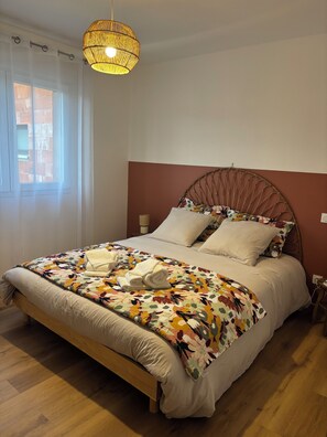 3 bedrooms, iron/ironing board, free WiFi, bed sheets