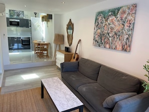 Smart TV - Guest House at the foot of the Marseilles hills in Marcel Pagnol's village (Marseille)