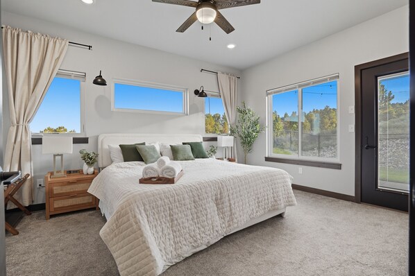 4 bedrooms, iron/ironing board, free WiFi, bed sheets