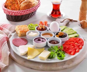 Dagelijks à-la-carte-ontbijt (TRY 300 per persoon)