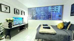 Fer et planche à repasser, accès Internet, draps fournis