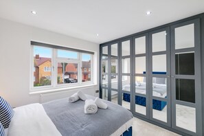 5 habitaciones, tabla de planchar con plancha y wifi gratis