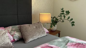1 多间卧室、熨斗/熨衣板、WiFi、床单
