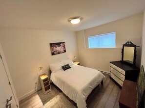 2 chambres, fer et planche à repasser, Wi-Fi, draps fournis