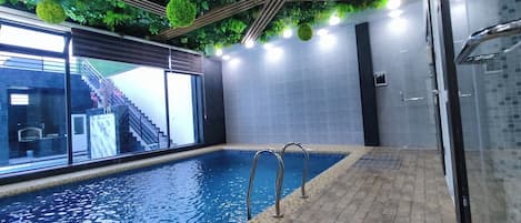 Indoor pool, seasonal outdoor pool, sun loungers