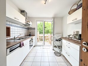 Fridge, oven, dishwasher, cookware/dishes/utensils - Gerberhaus by Interhome (Manderscheid)