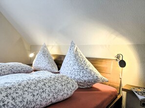 3 bedrooms, Internet