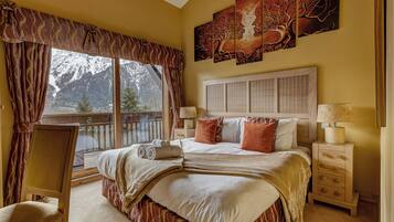 7 slaapkamers, een bureau, een strijkplank/strijkijzer, internet