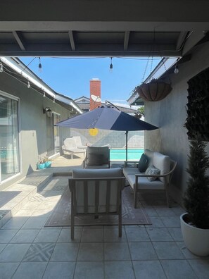 Terrace/patio - Charming 2-bedroom house, great for entertaining! (Los Angeles)