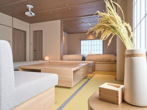 Villa | Living area - KONJAKUSO Osaka Tempozan KOMESHOU UOSHOU (Osaka)