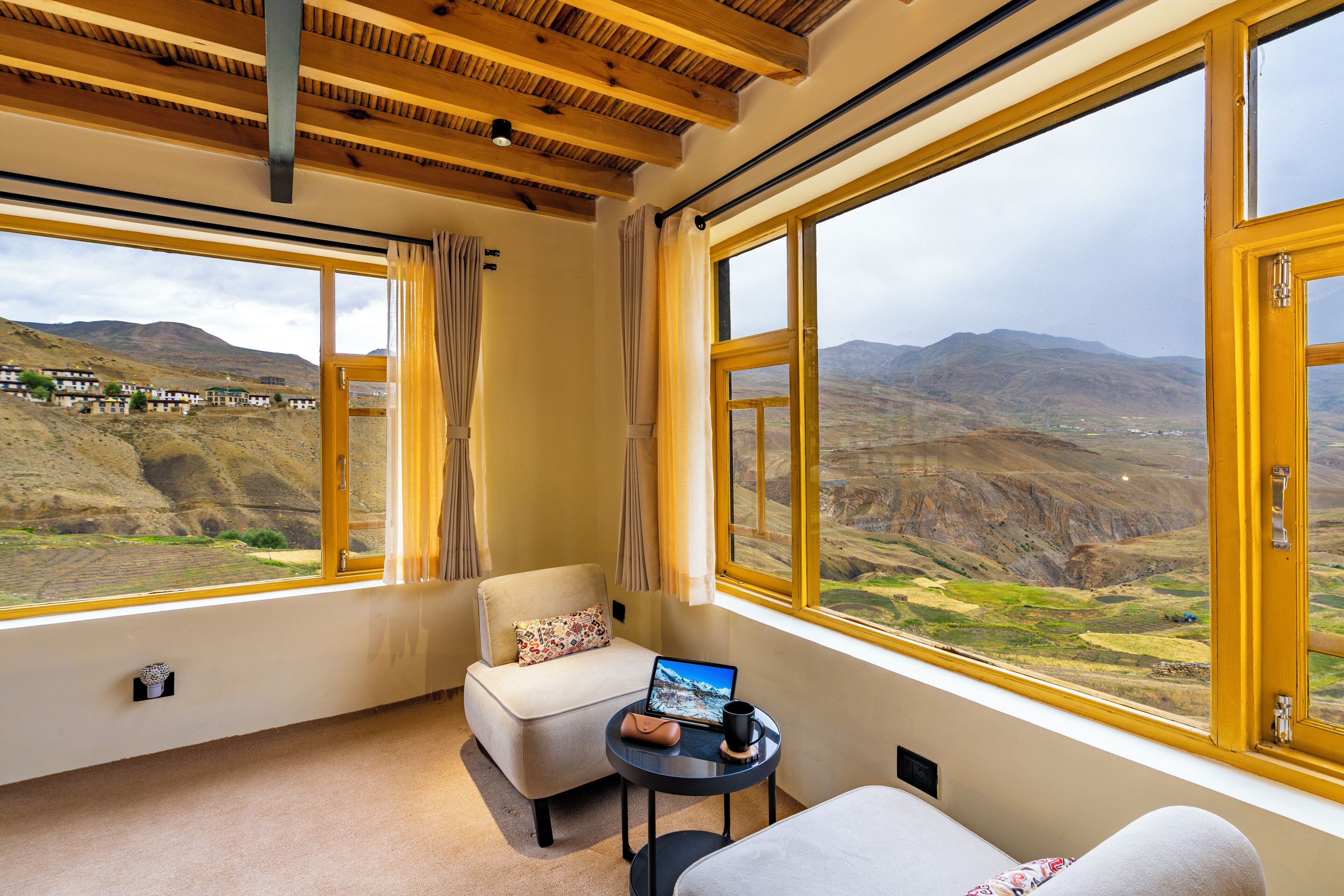 노트북 작업 공간