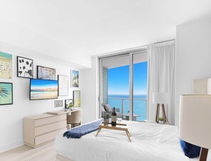 2 chambres, bureau, fer et planche à repasser, lit parapluie