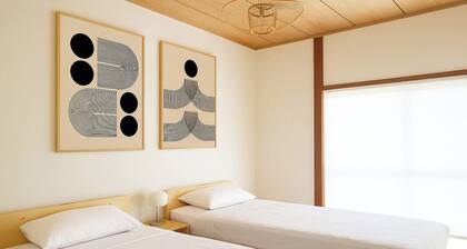 Modern Zen Retreat | Designer's 1BR near Ise & VISON