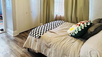 1 bedroom, WiFi, bed sheets