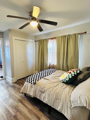 1 bedroom, WiFi, bed sheets