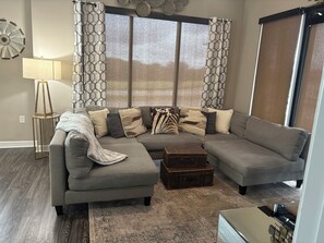 Smart-TV, videospill og stereoanlegg