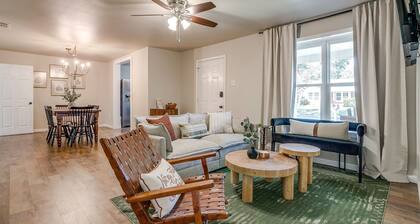 Howdy House · Huge Yard · Gameroom · Near TSU