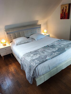 2 bedrooms, iron/ironing board, WiFi, bed sheets