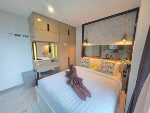 Room, 1 Bedroom, Accessible, Ocean View | 1 bedroom