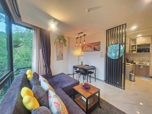Room, 1 Bedroom, Accessible, Ocean View | Living room