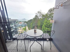 Room, 1 Bedroom, Accessible, Ocean View | Outdoor dining