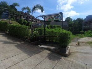Room, 1 Bedroom, Accessible, Ocean View | Property grounds
