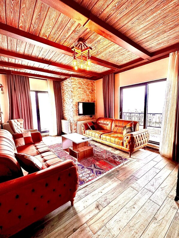 Espacio para trabajar con laptop y wifi gratis 