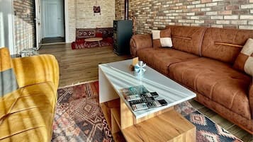 Laptop workspace, free WiFi