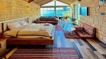 Laptop workspace, free WiFi