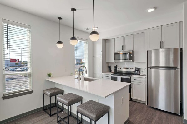 Fridge, microwave, oven, stovetop