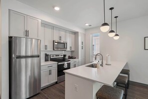 Fridge, microwave, oven, stovetop