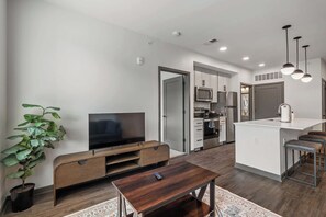 Interior - CozySuites Ayr | parking, pool, gym  #08 (Indianapolis)