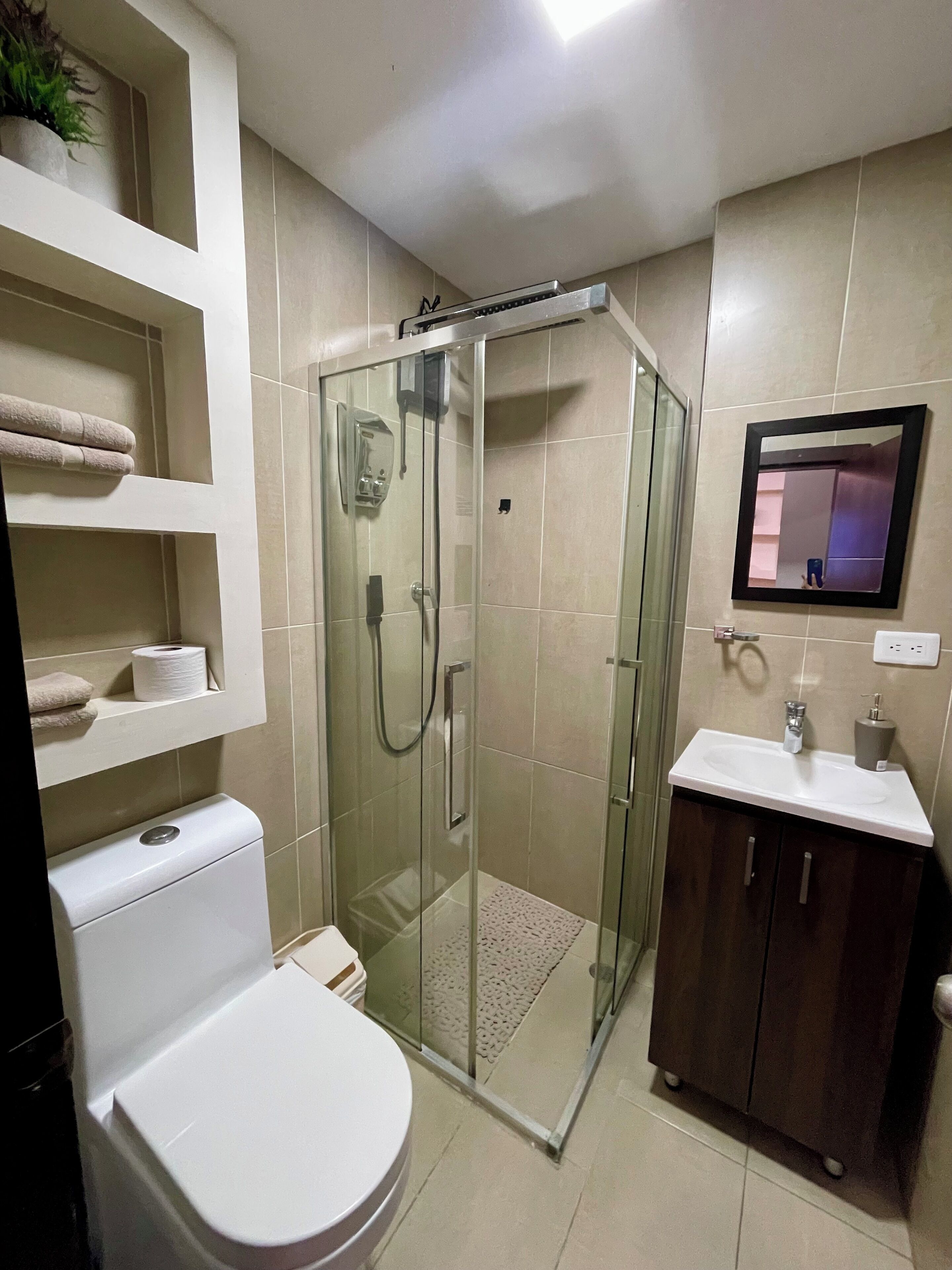 Handtücher, Seife, Shampoo, Toilettenpapier