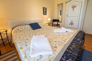 4 quartos, ferros/tábuas de passar roupa, Wi-Fi, roupa de cama