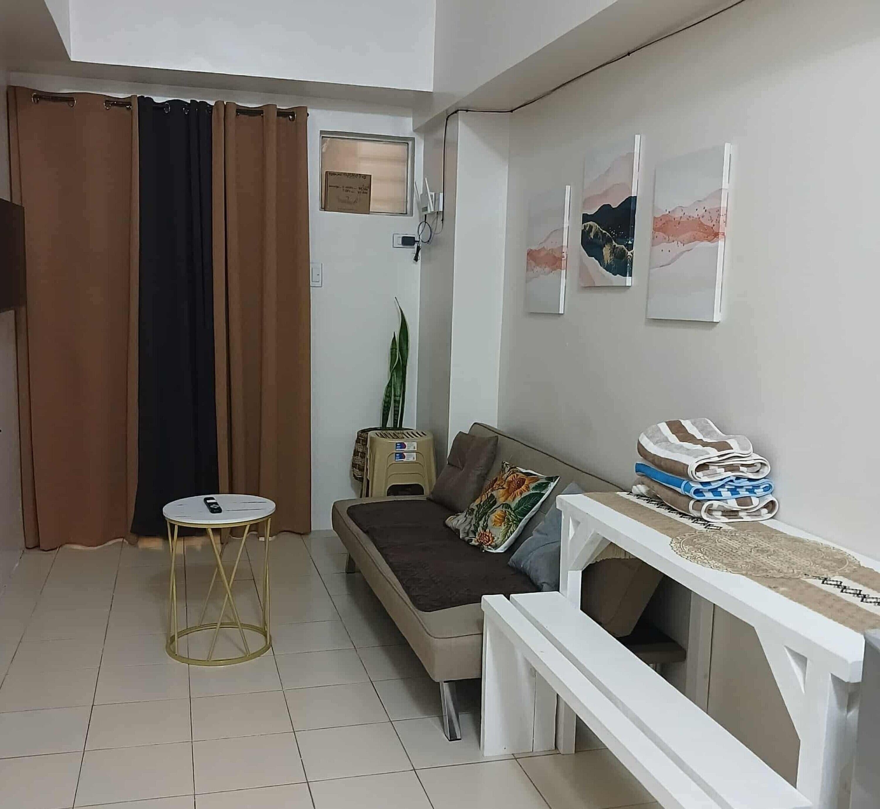 Standard-Apartment, 2 Schlafzimmer, Haustiere gestattet, Stadtblick | Essbereich im Zimmer