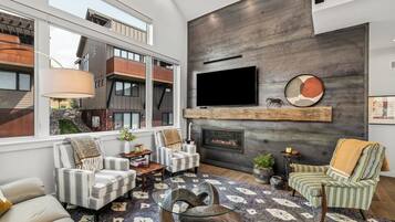 Smart TV, chimenea, videojuegos