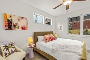 4 bedrooms, desk, iron/ironing board, free WiFi