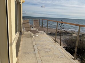 Property grounds - Like a lighthouse!... (Agde)