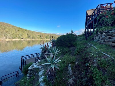 4-bedroom Rustic Riverside Retreat