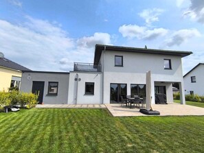 Exterior - VILLA VULKANEIFEL -modern -family-friendly -terrace -double garage (Darscheid)
